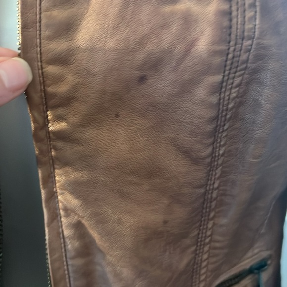 Bagatelle faux leather jacket in a light brownish cognac color. Size small - Picture 4 of 5